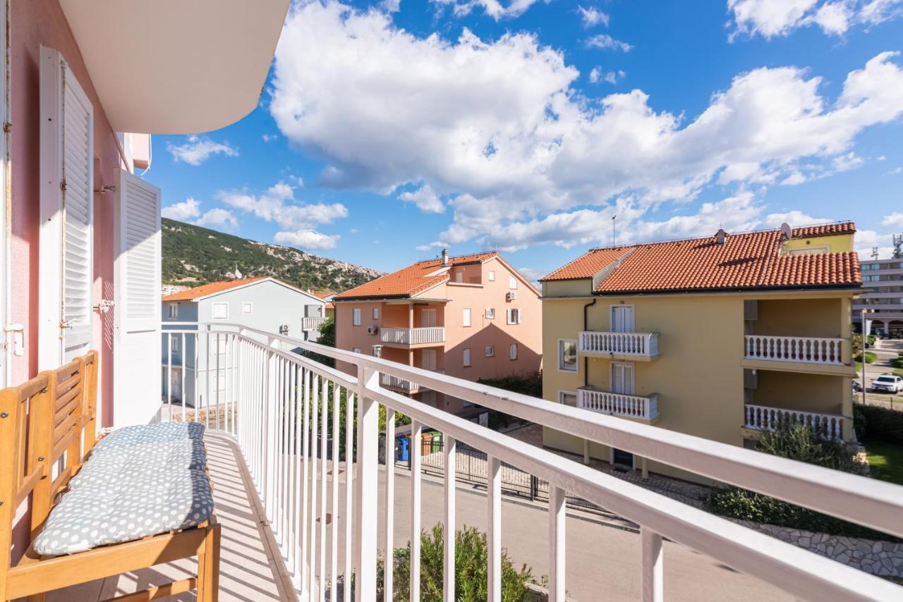 Beautiful Apartment Lovorka 6 , Baska, Krk Buitenkant foto