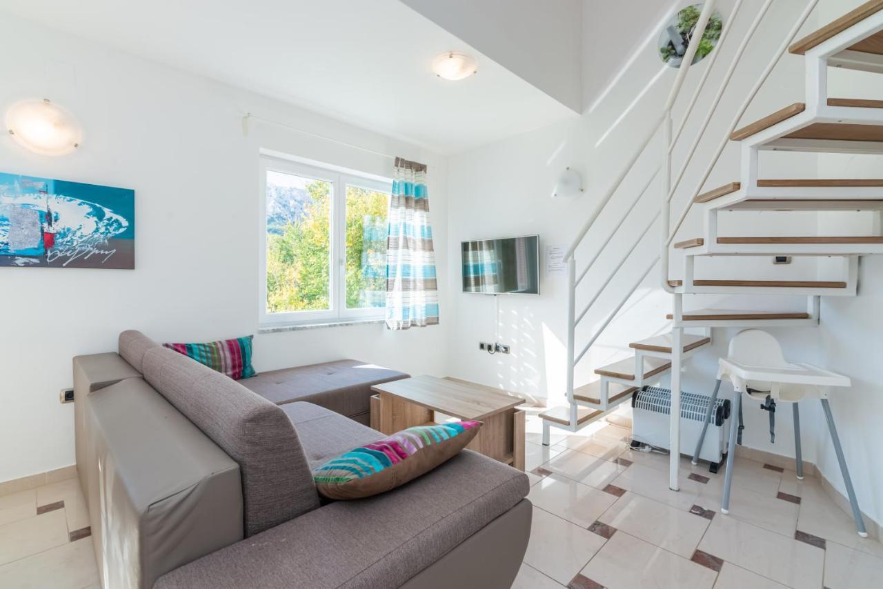 Beautiful Apartment Lovorka 6 , Baska, Krk Buitenkant foto